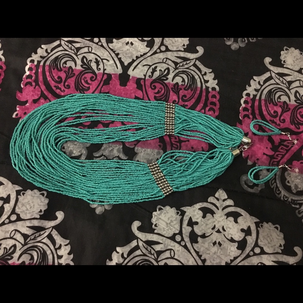 Turquoise Paparazzi beads necklace with earrings.